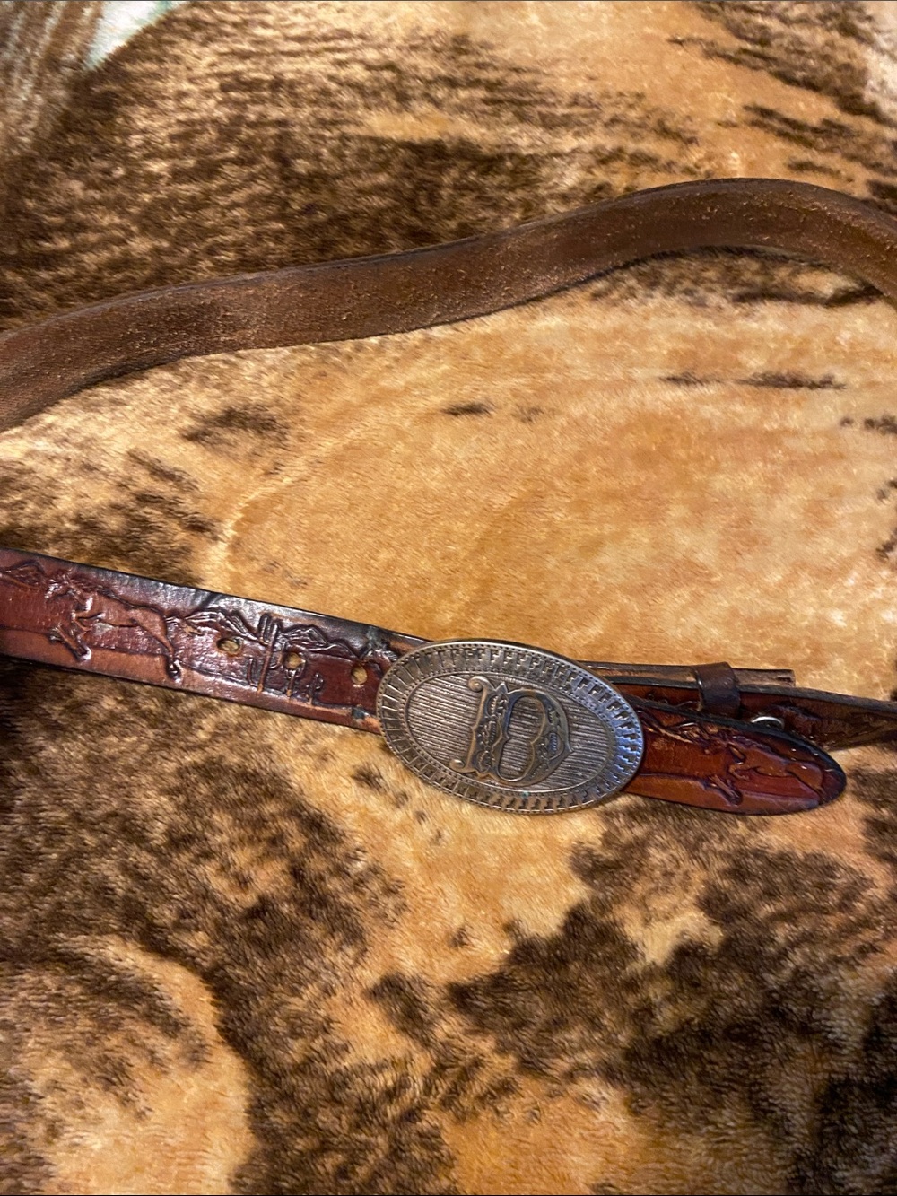 Vintage Brown Leather Men’s Western Belt with Decorative Silver Buckle & Horses